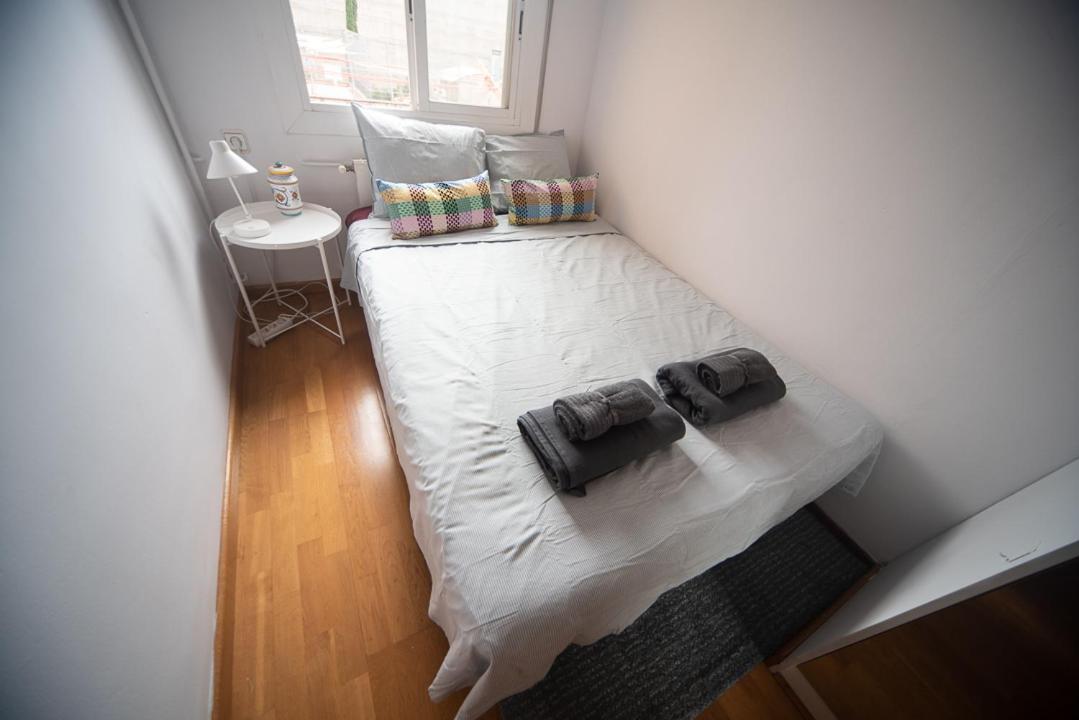 Traditional Rooms In Eixample Barcellona Esterno foto