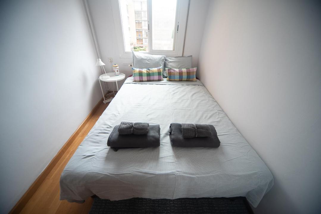Traditional Rooms In Eixample Barcellona Esterno foto